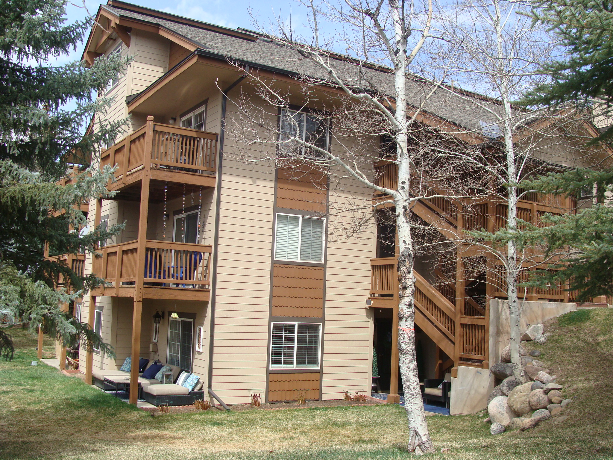 1902 Crazy Horse Circle - 1